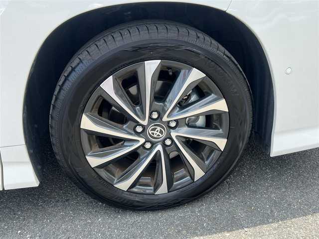 トヨタ ヴォクシー S－Z 京都府 2024(令6)年 0.5万km ホワイトパールクリスタルシャイン  ワンオーナー/ 快適利便パッケージHigh/ ドライビングサポートパッケージ/ ディスプレイオーディオプラス/ デジタルインナーミラー/ ユニバーサルステップ/ ヘッドアップディスプレイ/ トヨタチームメイト/ パノラミックビューモニター/ パーキングブレーキサポート/ アドバンスドパーク/ ディスプレイオーディオナビ　フルセグ/ CD DVD BT HDMI USB タイプC　ETC2.0/ フリップダウンモニター/ ハーフレザーシート　シートヒーター/ リヤシートヒーター/ ドライブレコーダー/ パワーリアゲート/ 両側パワースライドドア/ スマートキー　スマートキースペアあり/ 保証書　取説あり