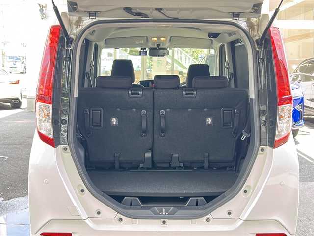 トヨタ ルーミー G 京都府 2022(令4)年 0.2万km パールホワイトⅢ ワンオーナー車/純正SDナビ/・Bluetooth Audio/・CD/・ワンセグTV/・USB/バックカメラ/パノラミックビューモニター/アイドリングストップ/前後ドライブレコーダー/スマートアシスト/・衝突警報機能/・衝突回避支援ブレーキ機能/・ブレーキ制御付誤発進抑制機能/・車線逸脱警報機能/・路側逸脱警報機能/・ふらつき警報/・先行車発進お知らせ機能/・クリアランスソナー/・AHB/・ADB/シートヒーター(D＋N席)/両側パワースライドドア/ステアリングスイッチ/電動格納ウィンカーミラー/リアサンシェード/オートリトラクタブルミラー/純正フロアマット/純正ドアバイザー/取扱説明書/ナビ取扱説明書/保証書/スマートキースペア