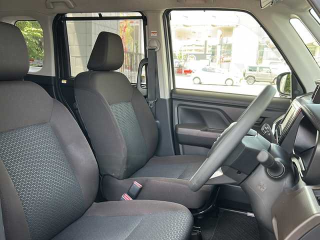 トヨタ ルーミー G 京都府 2022(令4)年 0.2万km パールホワイトⅢ ワンオーナー車/純正SDナビ/・Bluetooth Audio/・CD/・ワンセグTV/・USB/バックカメラ/パノラミックビューモニター/アイドリングストップ/前後ドライブレコーダー/スマートアシスト/・衝突警報機能/・衝突回避支援ブレーキ機能/・ブレーキ制御付誤発進抑制機能/・車線逸脱警報機能/・路側逸脱警報機能/・ふらつき警報/・先行車発進お知らせ機能/・クリアランスソナー/・AHB/・ADB/シートヒーター(D＋N席)/両側パワースライドドア/ステアリングスイッチ/電動格納ウィンカーミラー/リアサンシェード/オートリトラクタブルミラー/純正フロアマット/純正ドアバイザー/取扱説明書/ナビ取扱説明書/保証書/スマートキースペア