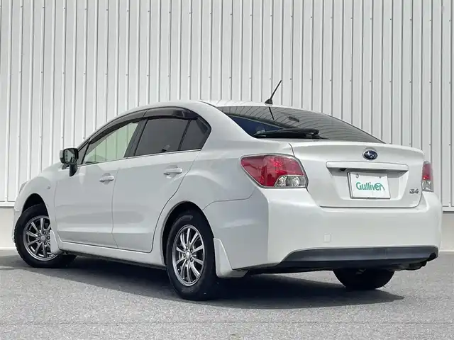 スバル インプレッサ Ｇ４ 1．6i 群馬県 2015(平27)年 6.4万km クリスタルホワイトP 純正SDナビ/(AM/FM/BT/TV/CD/DVD)/バックカメラ/衝突軽減ブレーキ/横滑り防止機能/純正フロアマット/純正ドアバイザー/電動格納ミラー/ライトレベライザー/保証書/取扱説明書