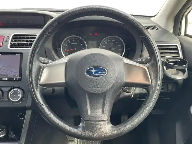 スバル インプレッサ Ｇ４ 1．6i 群馬県 2015(平27)年 6.4万km クリスタルホワイトP 純正SDナビ/(AM/FM/BT/TV/CD/DVD)/バックカメラ/衝突軽減ブレーキ/横滑り防止機能/純正フロアマット/純正ドアバイザー/電動格納ミラー/ライトレベライザー/保証書/取扱説明書