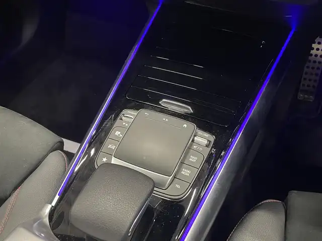 メルセデス・ベンツ Ｂ１８０ AMGライン 群馬県 2022(令4)年 2.3万km 青 アドバンスドパッケージ/アンビエントライト/純正HDDナビ/18インチAW/フルセグTV/スマートキー/パワーシート/シートヒーター/ハーフレザーシート/電動リヤゲート/レーダーセーフティパッケージ