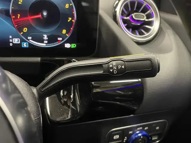 メルセデス・ベンツ Ｂ１８０ AMGライン 群馬県 2022(令4)年 2.3万km 青 アドバンスドパッケージ/アンビエントライト/純正HDDナビ/18インチAW/フルセグTV/スマートキー/パワーシート/シートヒーター/ハーフレザーシート/電動リヤゲート/レーダーセーフティパッケージ