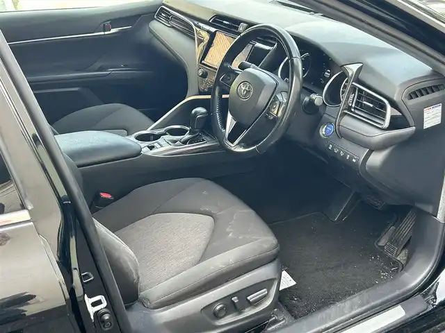 トヨタ カムリ G 静岡県 2018(平30)年 10.1万km アティチュードブラックマイカ ワンオーナー/純正9インチナビ/フルセグTV/DVD/CD/SD/MSV/BT/バックカメラ/プリクラッシュセーフティ/レーンキープアシスト/オートハイビーム/レーダークルーズコントロール/クリアランスソナー/ブラインドスポットモニター/前方ドライブレコーダー/ビルトインETC/運転席パワーシート/LEDライト/LEDフォグ/スマートキー×2/保証書/取扱説明書/ナビ取扱説明書/R1/2/3/5点検記録簿有