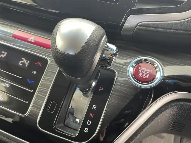 ホンダ オデッセイ アブソルート 20thアニバーサリー 富山県 2015(平27)年 5.3万km プレミアムヴィーナスブラックP 純正ナビ（AM/FM/DVD/BT/フルセグ）/バックカメラ/ドライブレコーダー/ETC/ハーフレザーシート/D席パワーシート/衝突被害軽減システム/レーダークルーズコントロール/レーンキープアシスト/横滑り防止装置/アイドリングストップ/純正アルミホイール/純正フロアマット/オートLEDライト/フォグライト/革巻きステアリング/ステアリングスイッチ/パドルシフト/スマートキー/スペアキー