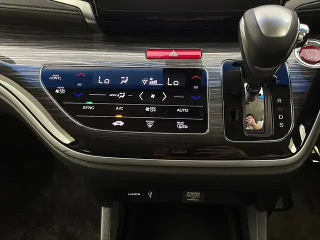 ホンダ オデッセイ アブソルート・EXホンダセンジング 新潟県 2016(平28)年 4万km プレミアムヴィーナスブラックP HONDASENSING/HONDAインターナビ　型式3HU7/マルチビューカメラ/スマートパーキングシステム/手動開閉リアエンターテインメントシステム/LEDヘッドライト/ブラインドスポット/両側パワースライドドア/スペアキー1本/パワーシート　D席/フルセグ