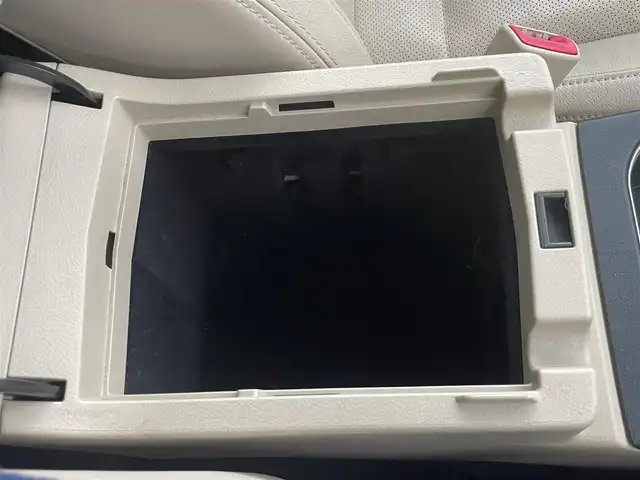 スバル アウトバック リミテッド 青森県 2016(平28)年 13.2万km クリスタルブラックシリカ (株)IDOMが運営する【じしゃロン青森店】の自社ローン専用車両になりますこちらは現金、またはオートローンご利用時の価格です。自社ローンご希望の方は別途その旨お申付け下さい。/４WD/純正ナビ/TV/バックカメラ/ETC/レーダークルーズコントロール/衝突軽減ブレーキ/レザーシート/シートヒーター/ハンドルヒーター/パワーバックドア/パドルシフト