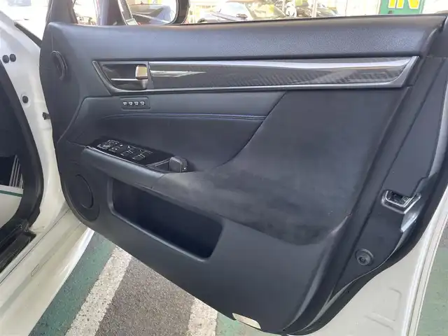 レクサス ＧＳ Ｆ 和歌山県 2015(平27)年 4.3万km ホワイトノーヴァガラスフレーク 純正メーカーナビ(CD/DVD/SD/BT/USB/AUX)/バックカメラ/フルセグテレビ/マークレビンソン/ムーンルーフ/テレビキャンセラー/ヘッドアップディスプレイ/プリクラッシュセーフティ/ブラインドスポットモニター/コーナーセンサー/ETC 2.0/ドライブレコーダー/パワーシート/シートメモリー/全席シートヒーター/エアシート/ステアリングヒーター/パドルシフト