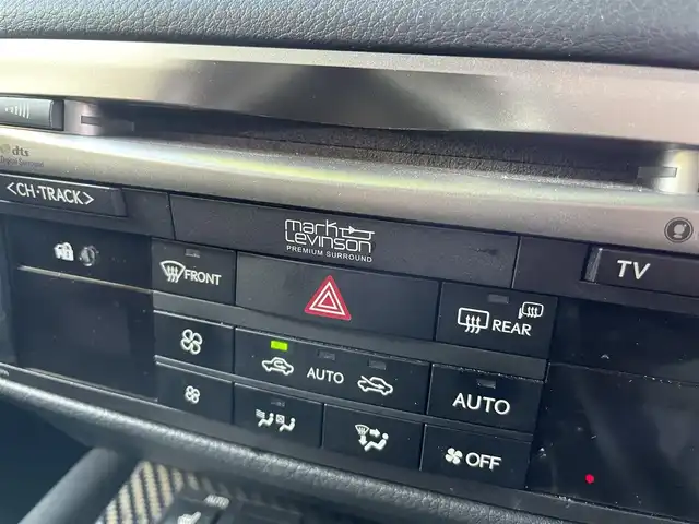 レクサス ＧＳ Ｆ 和歌山県 2015(平27)年 4.3万km ホワイトノーヴァガラスフレーク 純正メーカーナビ(CD/DVD/SD/BT/USB/AUX)/バックカメラ/フルセグテレビ/マークレビンソン/ムーンルーフ/テレビキャンセラー/ヘッドアップディスプレイ/プリクラッシュセーフティ/ブラインドスポットモニター/コーナーセンサー/ETC 2.0/ドライブレコーダー/パワーシート/シートメモリー/全席シートヒーター/エアシート/ステアリングヒーター/パドルシフト