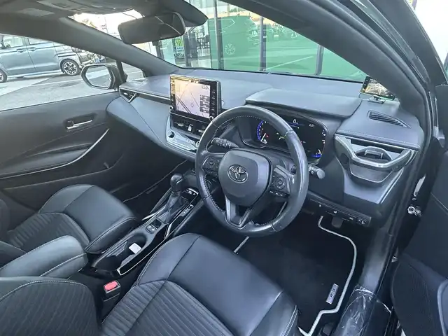 トヨタ カローラツーリング ハイブリッド ダブルバイビー 香川県 2020(令2)年 3.8万km スパークリングブラックパールクリスタルシャイン トヨタセーフティーセンス/・レーダークルーズコントロール/・プリクラッシュセーフティー/・レーントレーシングアシスト/・オートマチックハイビーム/・レーンディパーチャーアラート/純正9インチディスプレイオーディオ/→AM/FM/Bluetooth/地図機能有/バックカメラ/ハーフレザーシート/シートヒーター/エアーシート/革巻きステアリング/ステアリングヒーター/ステアリングリモコン/前後ドライブレコーダー/オートホールド/LEDヘッドライト/コーナーセンサー/ブラインドスポットモニター/純正アルミホイール17インチ/純正フロアマット/ドアバイザー/ETC/プッシュスタート/スマートキー