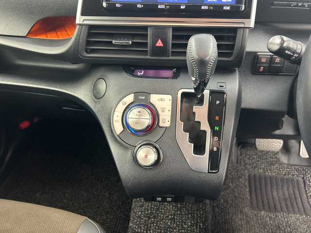 トヨタ シエンタ ハイブリッド G クエロ 鹿児島県 2021(令3)年 3.8万km ホワイトパールクリスタルシャイン 純正SDナビ/（AM/FM/CD/DVD/Bluetooth/フルセグ）/バックカメラ/モデリスタエアロ/Toyota Safety Sense/・プリクラッシュセーフティ/・レーンディパーチャーアラート/・オートマチックハイビーム/・先行車発進告知機能/・インテリジェントクリアランスソナー/ドライブレコーダー/ビルトインETC/両側パワースライドドア/ステアリングリモコン/LEDヘッドライト/フォグライト/スマートキー