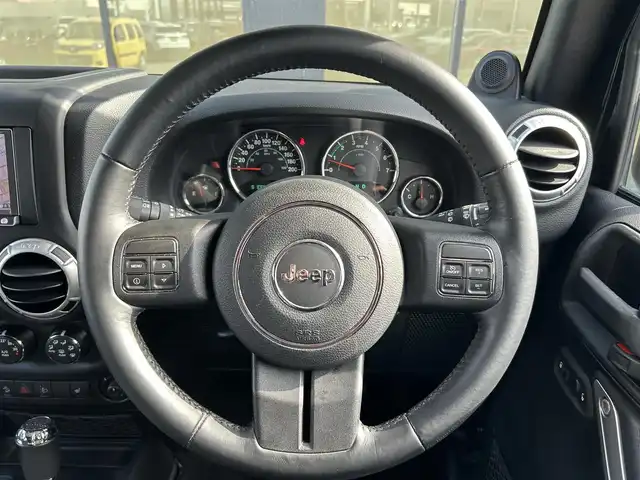 クライスラー・ジープ ジープ ラングラー アンリミテッド サハラ 石川県 2014(平26)年 5.8万km 黒 黒革シート/シートヒーター/カロッツェリアナビ/フルセグTV/バックカメラ/サイドカメラ/ALPINEスピーカー/クルーズコントロール/ヒルディセントコントロール/トランスファーレバー/オートライト