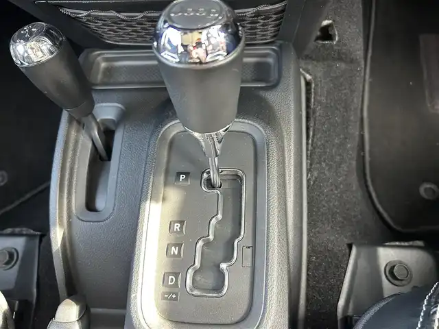 クライスラー・ジープ ジープ ラングラー アンリミテッド サハラ 石川県 2014(平26)年 5.8万km 黒 黒革シート/シートヒーター/カロッツェリアナビ/フルセグTV/バックカメラ/サイドカメラ/ALPINEスピーカー/クルーズコントロール/ヒルディセントコントロール/トランスファーレバー/オートライト