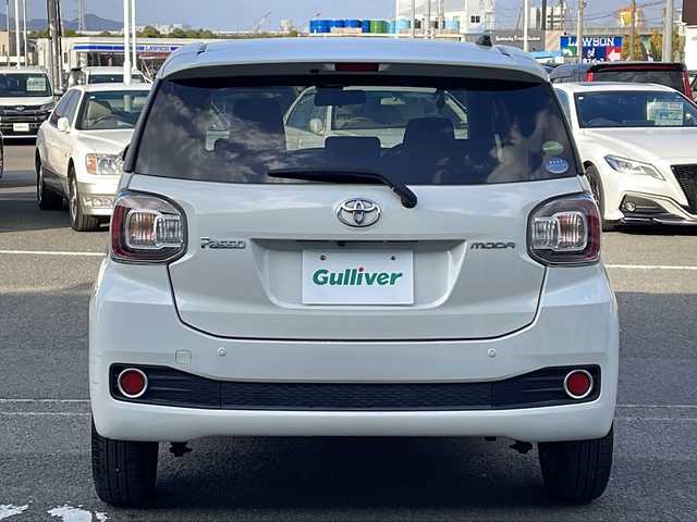 トヨタ パッソ モーダ　Gパッケージ 徳島県 2016(平28)年 3.2万km パールホワイトⅢ 純正7型SDナビ　NSCD-W66/（ラジオ/フルセグ/CD/SD/BT/AUX）/バックカメラ/ビルトインETC/後方コーナーセンサー/LEDヘッドライト/純正14インチアルミホイール/アイドリングストップ/オートライト/純正フロアマット/スペアキー/スマートキー/ステアリングリモコン/純正ドアバイザー/レーンキープアシスト