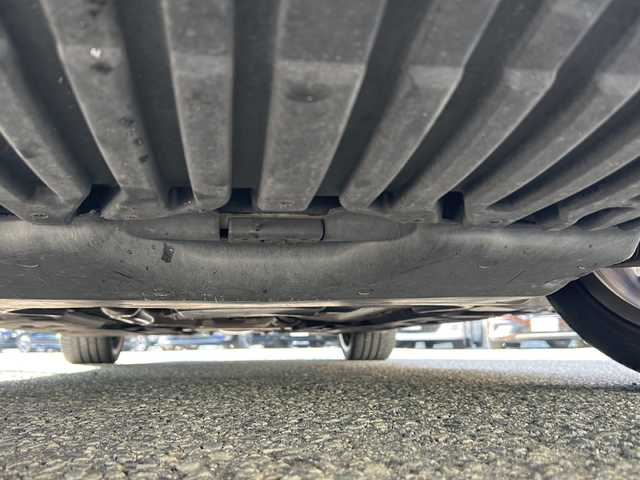 メルセデス・ベンツ Ｅ２５０ アバンギャルド 大阪府 2015(平27)年 3.7万km パール 純正ナビ/BTオーディオ/フルセグテレビ/全方位カメラ/前席シートヒーター/前席パワーシート/パドルシフト/本革巻きステアリング/ハーフレザーシート/LEDヘッドライト/オートライト/AMGフロアマット（純正）/AMG18インチAW（記載）/ETC/スペアキー