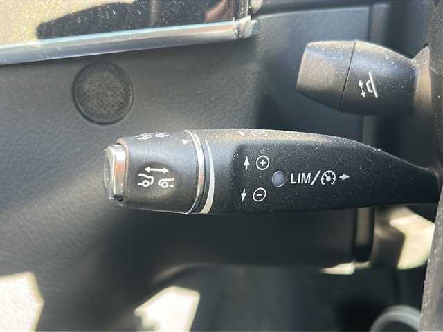 メルセデス・ベンツ Ｅ２５０ アバンギャルド 大阪府 2015(平27)年 3.7万km パール 純正ナビ/BTオーディオ/フルセグテレビ/全方位カメラ/前席シートヒーター/前席パワーシート/パドルシフト/本革巻きステアリング/ハーフレザーシート/LEDヘッドライト/オートライト/AMGフロアマット（純正）/AMG18インチAW（記載）/ETC/スペアキー