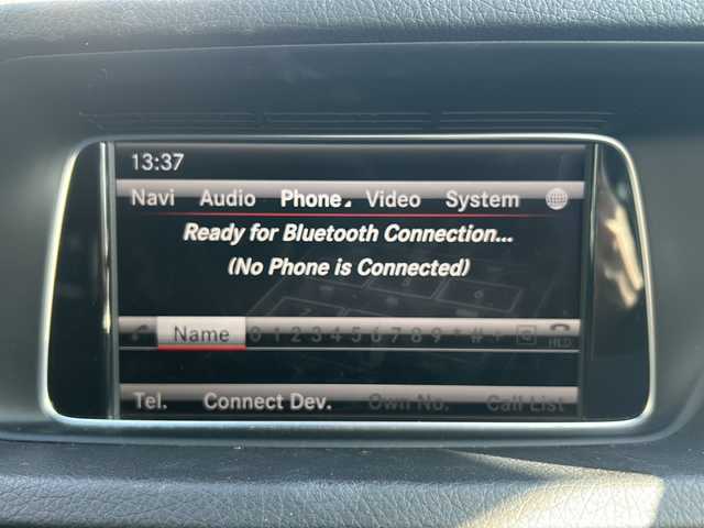 メルセデス・ベンツ Ｅ２５０ アバンギャルド 大阪府 2015(平27)年 3.7万km パール 純正ナビ/BTオーディオ/フルセグテレビ/全方位カメラ/前席シートヒーター/前席パワーシート/パドルシフト/本革巻きステアリング/ハーフレザーシート/LEDヘッドライト/オートライト/AMGフロアマット（純正）/AMG18インチAW（記載）/ETC/スペアキー