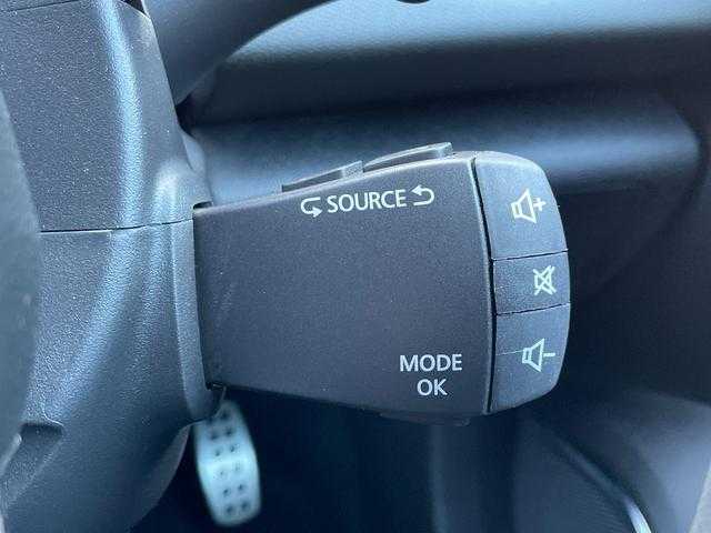 ルノー メガーヌ 埼玉県 2022(令4)年 2.2万km オレンジ ワンオーナー /カロッツェリアナビ /フルセグTV /AppleCarPlay /OZレーシング19インチAW /ACC /バックカメラ /LEDヘッドライト /シートヒーター /ドライブレコーダー /ETC