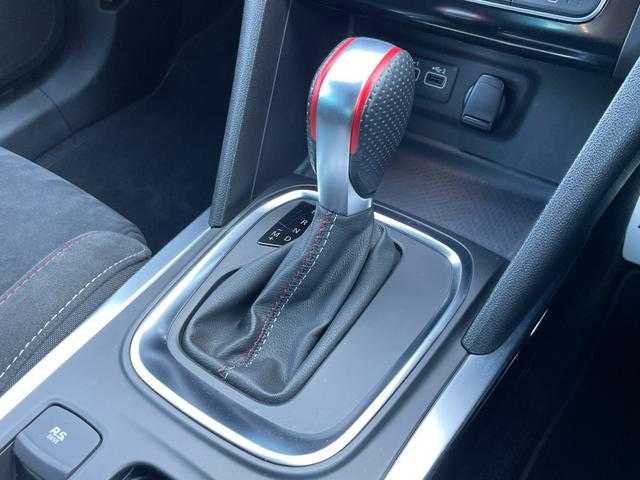 ルノー メガーヌ 埼玉県 2022(令4)年 2.2万km オレンジ ワンオーナー /カロッツェリアナビ /フルセグTV /AppleCarPlay /OZレーシング19インチAW /ACC /バックカメラ /LEDヘッドライト /シートヒーター /ドライブレコーダー /ETC