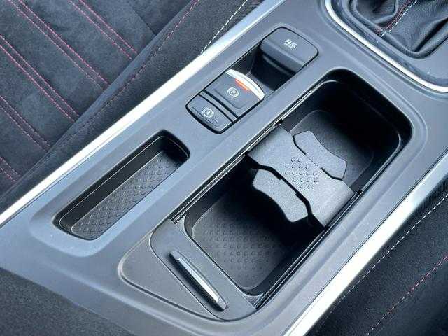 ルノー メガーヌ 埼玉県 2022(令4)年 2.2万km オレンジ ワンオーナー /カロッツェリアナビ /フルセグTV /AppleCarPlay /OZレーシング19インチAW /ACC /バックカメラ /LEDヘッドライト /シートヒーター /ドライブレコーダー /ETC