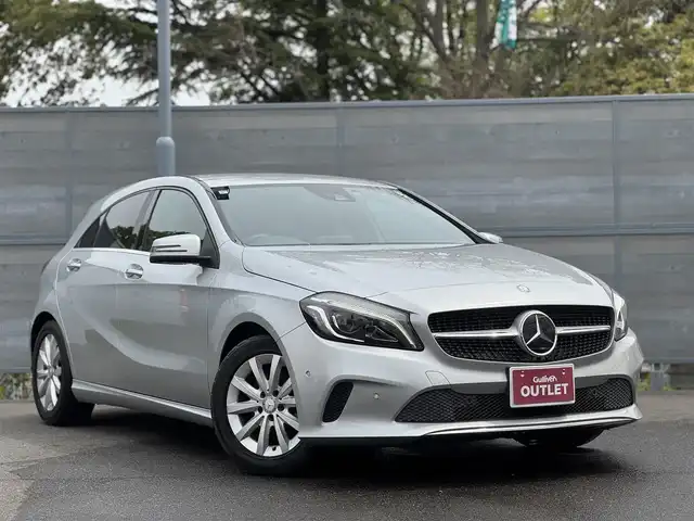 メルセデス・ベンツ Ａ１８０ 三重県 2017(平29)年 4.3万km ポーラシルバー レーダーセーフティパッケージ/ベーシックパッケージ/純正HDDナビ・地デジTV/・DVD/CD/・Bluetooth/バックカメラ/パークトロニック/レーダークルーズコントロール/レーンキープアシスト/ブラインドスポットモニター/純正ドライブレコーダー/シートヒーター /ビルトインETC/純正16インチアルミホイール/LEDヘッドライト/プッシュエンジンスタート/キーレスゴー/新車時保証書/取扱説明書