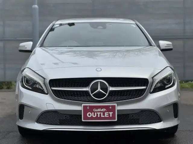 メルセデス・ベンツ Ａ１８０ 三重県 2017(平29)年 4.3万km ポーラシルバー レーダーセーフティパッケージ/ベーシックパッケージ/純正HDDナビ・地デジTV/・DVD/CD/・Bluetooth/バックカメラ/パークトロニック/レーダークルーズコントロール/レーンキープアシスト/ブラインドスポットモニター/純正ドライブレコーダー/シートヒーター /ビルトインETC/純正16インチアルミホイール/LEDヘッドライト/プッシュエンジンスタート/キーレスゴー/新車時保証書/取扱説明書