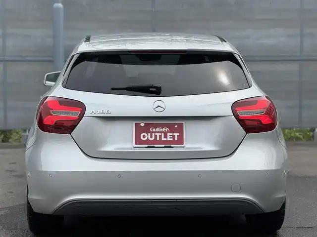 メルセデス・ベンツ Ａ１８０ 三重県 2017(平29)年 4.3万km ポーラシルバー レーダーセーフティパッケージ/ベーシックパッケージ/純正HDDナビ・地デジTV/・DVD/CD/・Bluetooth/バックカメラ/パークトロニック/レーダークルーズコントロール/レーンキープアシスト/ブラインドスポットモニター/純正ドライブレコーダー/シートヒーター /ビルトインETC/純正16インチアルミホイール/LEDヘッドライト/プッシュエンジンスタート/キーレスゴー/新車時保証書/取扱説明書