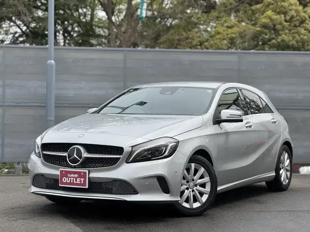 メルセデス・ベンツ Ａ１８０ 三重県 2017(平29)年 4.3万km ポーラシルバー レーダーセーフティパッケージ/ベーシックパッケージ/純正HDDナビ・地デジTV/・DVD/CD/・Bluetooth/バックカメラ/パークトロニック/レーダークルーズコントロール/レーンキープアシスト/ブラインドスポットモニター/純正ドライブレコーダー/シートヒーター /ビルトインETC/純正16インチアルミホイール/LEDヘッドライト/プッシュエンジンスタート/キーレスゴー/新車時保証書/取扱説明書