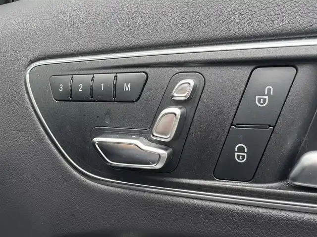 メルセデス・ベンツ Ａ１８０ 三重県 2017(平29)年 4.3万km ポーラシルバー レーダーセーフティパッケージ/ベーシックパッケージ/純正HDDナビ・地デジTV/・DVD/CD/・Bluetooth/バックカメラ/パークトロニック/レーダークルーズコントロール/レーンキープアシスト/ブラインドスポットモニター/純正ドライブレコーダー/シートヒーター /ビルトインETC/純正16インチアルミホイール/LEDヘッドライト/プッシュエンジンスタート/キーレスゴー/新車時保証書/取扱説明書