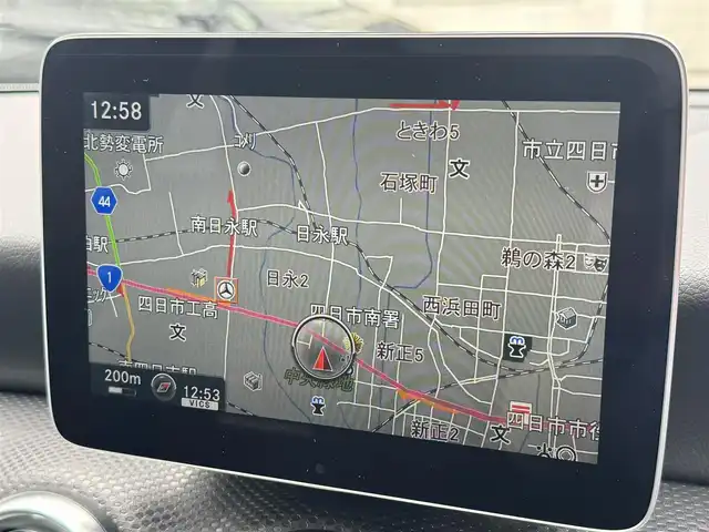 メルセデス・ベンツ Ａ１８０ 三重県 2017(平29)年 4.3万km ポーラシルバー レーダーセーフティパッケージ/ベーシックパッケージ/純正HDDナビ・地デジTV/・DVD/CD/・Bluetooth/バックカメラ/パークトロニック/レーダークルーズコントロール/レーンキープアシスト/ブラインドスポットモニター/純正ドライブレコーダー/シートヒーター /ビルトインETC/純正16インチアルミホイール/LEDヘッドライト/プッシュエンジンスタート/キーレスゴー/新車時保証書/取扱説明書
