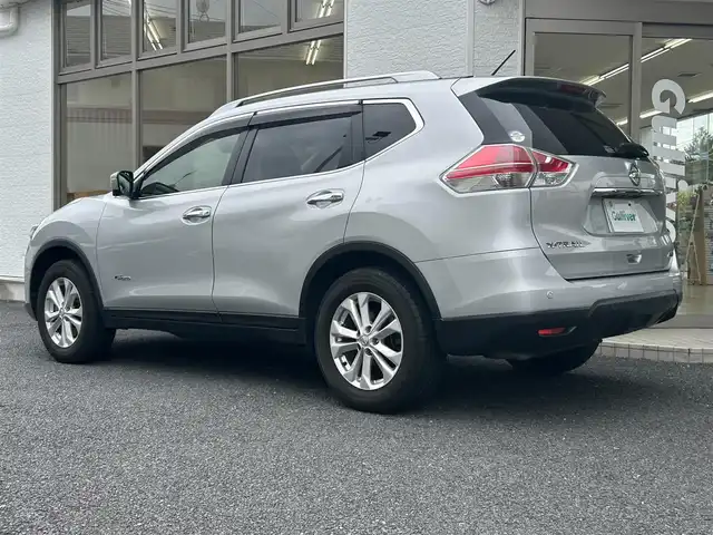 日産 エクストレイル ハイブリッド 20X エマージェンシーブレーキ 神奈川県 2015(平27)年 5.2万km ブリリアントシルバー 純正SDナビ/　Bluetooth/CD/DVD/USB/AUX/フルセグTV/アラウンドビューモニター/バックカメラ/ルーフレール/衝突被害軽減システム/横滑り防止装置/ダウンヒルアシストコントロール/クリアランスソナー/クルーズコントロール/LEDヘッドライト/オートライト/パワーテールゲート/前後ドライブレコーダー/ビルトインETC/運転性・助手席シートヒーター/純正17インチAW/純正フロアマット/スペアキー/取扱説明書/保証書