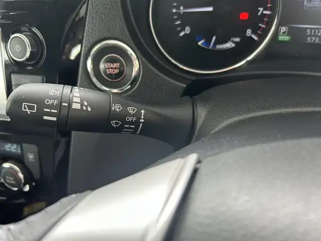 日産 エクストレイル ハイブリッド 20X エマージェンシーブレーキ 神奈川県 2015(平27)年 5.2万km ブリリアントシルバー 純正SDナビ/　Bluetooth/CD/DVD/USB/AUX/フルセグTV/アラウンドビューモニター/バックカメラ/ルーフレール/衝突被害軽減システム/横滑り防止装置/ダウンヒルアシストコントロール/クリアランスソナー/クルーズコントロール/LEDヘッドライト/オートライト/パワーテールゲート/前後ドライブレコーダー/ビルトインETC/運転性・助手席シートヒーター/純正17インチAW/純正フロアマット/スペアキー/取扱説明書/保証書