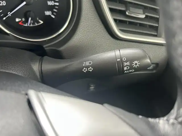 日産 エクストレイル ハイブリッド 20X エマージェンシーブレーキ 神奈川県 2015(平27)年 5.2万km ブリリアントシルバー 純正SDナビ/　Bluetooth/CD/DVD/USB/AUX/フルセグTV/アラウンドビューモニター/バックカメラ/ルーフレール/衝突被害軽減システム/横滑り防止装置/ダウンヒルアシストコントロール/クリアランスソナー/クルーズコントロール/LEDヘッドライト/オートライト/パワーテールゲート/前後ドライブレコーダー/ビルトインETC/運転性・助手席シートヒーター/純正17インチAW/純正フロアマット/スペアキー/取扱説明書/保証書