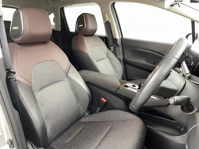 日産 オーラ G 福島県 2023(令5)年 2万km ブリリアントシルバー ワンオーナー/純正ナビ/（AM/FM/BT/HDMI)/プロパイロット/・アダプティブクルーズコントロール/・車線逸脱警報/・レーンアシスト/・ブラインドスポットモニター/・クリアランスソナー/フルセグTV/ETC2.0/アラウンドビューモニター/デジタルインナーミラー/ドライブレコーダー/ブラインドスポットモニター/LEDヘッドライト/・フォグランプ/ウィンカードアミラー/BOSEサウンド/純正17インチAW/ハーフレザーシート/スマートキー/・スペアキー/ドアバイザー/純正フロアマット/取説/・保証書