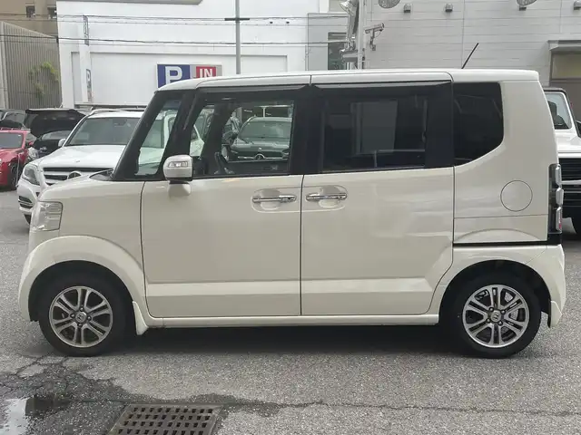 ホンダ Ｎ ＢＯＸ G SSパッケージ 大阪府 2013(平25)年 6万km プレミアムホワイトパール 純正ナビ/地デジTV/CD/DVD/SD/バックカメラ/両側パワスラ/OPキセノンライト/ブラックインテリア/クロームメッキドアハンドル/D席ハイトアジャスター/アイドリングストップ/オートライト /保証書