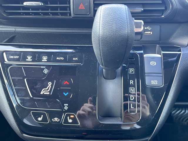 日産 デイズ HWS X プロパイロットED 道央・札幌 2019(令1)年 8万km フローズンバニラパール/アッシュブラウンM (株)IDOMが運営する【じしゃロン札幌店】の自社ローン専用車両になりますこちらは現金またはオートローンご利用価格です。自社ローンご希望の方は別途その旨お申し付けください。/・4WD/・インテリジェント エマージェンシーブレーキ:/・インテリジェントFCW（前方衝突予測警報）/・インテリジェントLI（車線逸脱防止支援システム/・インテリジェントDA（ふらつき警報）/・純正ナビ  フルセグTV/BT/AM/FM/AUX/・全周囲カメラ/バックカメラ /・プロパイロット/・コーナーセンサー/・シートヒーター/・オートホールド/・ドライブレコーダー/・純正LEDライト/オートライト/・アイドリングストップ/・ETC