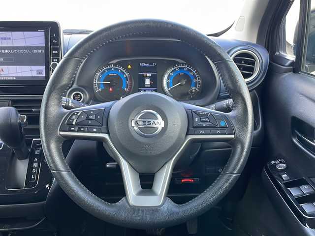 日産 デイズ HWS X プロパイロットED 道央・札幌 2019(令1)年 8万km フローズンバニラパール/アッシュブラウンM (株)IDOMが運営する【じしゃロン札幌店】の自社ローン専用車両になりますこちらは現金またはオートローンご利用価格です。自社ローンご希望の方は別途その旨お申し付けください。/・4WD/・インテリジェント エマージェンシーブレーキ:/・インテリジェントFCW（前方衝突予測警報）/・インテリジェントLI（車線逸脱防止支援システム/・インテリジェントDA（ふらつき警報）/・純正ナビ  フルセグTV/BT/AM/FM/AUX/・全周囲カメラ/バックカメラ /・プロパイロット/・コーナーセンサー/・シートヒーター/・オートホールド/・ドライブレコーダー/・純正LEDライト/オートライト/・アイドリングストップ/・ETC