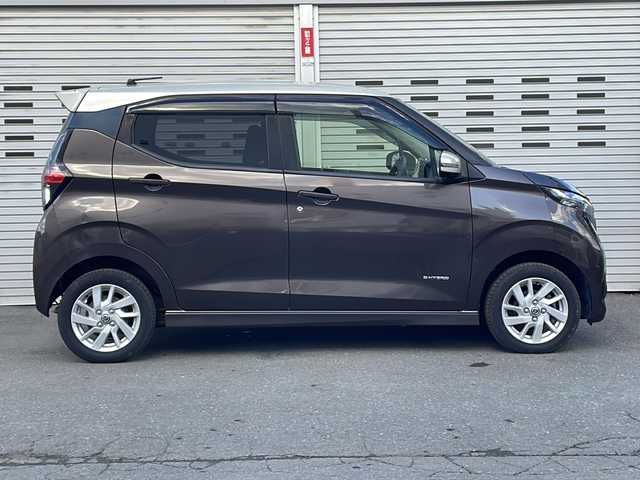 日産 デイズ HWS X プロパイロットED 道央・札幌 2019(令1)年 8万km フローズンバニラパール/アッシュブラウンM (株)IDOMが運営する【じしゃロン札幌店】の自社ローン専用車両になりますこちらは現金またはオートローンご利用価格です。自社ローンご希望の方は別途その旨お申し付けください。/・4WD/・インテリジェント エマージェンシーブレーキ:/・インテリジェントFCW（前方衝突予測警報）/・インテリジェントLI（車線逸脱防止支援システム/・インテリジェントDA（ふらつき警報）/・純正ナビ  フルセグTV/BT/AM/FM/AUX/・全周囲カメラ/バックカメラ /・プロパイロット/・コーナーセンサー/・シートヒーター/・オートホールド/・ドライブレコーダー/・純正LEDライト/オートライト/・アイドリングストップ/・ETC