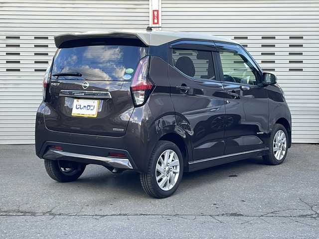 日産 デイズ HWS X プロパイロットED 道央・札幌 2019(令1)年 8万km フローズンバニラパール/アッシュブラウンM (株)IDOMが運営する【じしゃロン札幌店】の自社ローン専用車両になりますこちらは現金またはオートローンご利用価格です。自社ローンご希望の方は別途その旨お申し付けください。/・4WD/・インテリジェント エマージェンシーブレーキ:/・インテリジェントFCW（前方衝突予測警報）/・インテリジェントLI（車線逸脱防止支援システム/・インテリジェントDA（ふらつき警報）/・純正ナビ  フルセグTV/BT/AM/FM/AUX/・全周囲カメラ/バックカメラ /・プロパイロット/・コーナーセンサー/・シートヒーター/・オートホールド/・ドライブレコーダー/・純正LEDライト/オートライト/・アイドリングストップ/・ETC