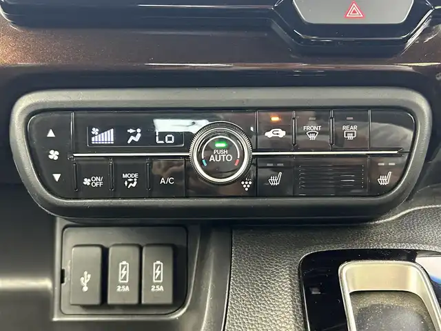 ホンダ Ｎ ＢＯＸ カスタム L 千葉県 2021(令3)年 7.9万km プラチナホワイトパール ホンダセンシング/・衝突軽減ブレーキ/・先行車発進お知らせ/・路外逸脱抑制システム/・レーンキープアシスト/・標識認識機能/純正8インチメモリナビ/CD DVD USB BT フルセグ/バックカメラ/両側パワースライドドア/LEDオートライト/シーケンシャルウィンカー/前席シートヒーター/純正14インチアルミホイール/ドアバイザー/純正フロアマット/ステアリングスイッチ/プッシュスタート/スマートキー