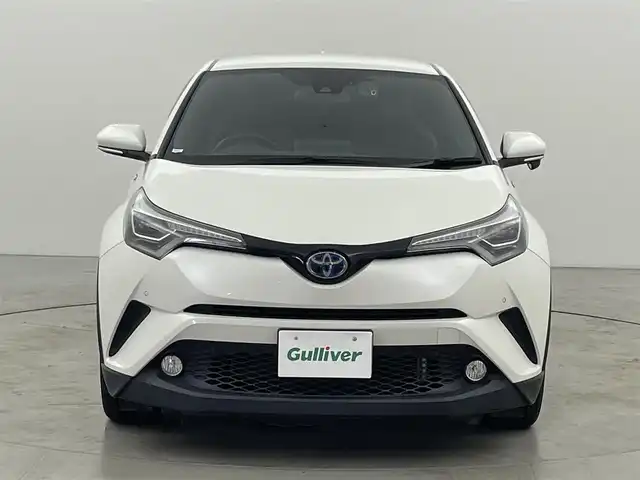 トヨタ Ｃ－ＨＲ G 福岡県 2018(平30)年 5.1万km ホワイトパールクリスタルシャイン 純正９型ナビ（ＢＴ，フルセグＴＶ）　/バックカメラ　/ビルトインＥＴＣ　/前後ドラレコ　/レーダークルコン　/コーナーセンサー　/衝突軽減ブレーキ　/レーンキープ　/ＢＳＭ　/ハーフレザー　/シートヒーター　/ＬＥＤライト