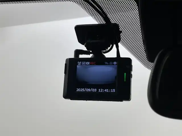 トヨタ Ｃ－ＨＲ G 福岡県 2018(平30)年 5.1万km ホワイトパールクリスタルシャイン 純正９型ナビ（ＢＴ，フルセグＴＶ）　/バックカメラ　/ビルトインＥＴＣ　/前後ドラレコ　/レーダークルコン　/コーナーセンサー　/衝突軽減ブレーキ　/レーンキープ　/ＢＳＭ　/ハーフレザー　/シートヒーター　/ＬＥＤライト