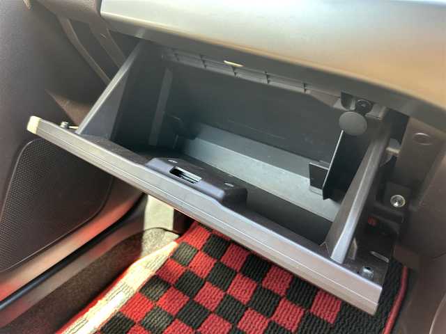 ダイハツ コペン エクスプレイ 大阪府 2015(平27)年 9.5万km マタドールレッドP ”(株)IDOMが運営する【じしゃロン堺店】の自社ローン専用車両になります。/こちらは現金またはオートローンご利用時の価格です。自社ローンご希望の方は別途その旨お申付け下さい”