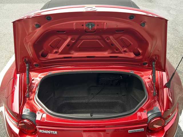 マツダ ロードスター S スペシャルパッケージ 京都府 2020(令2)年 4.6万km ソウルレッドクリスタルM 純正８．８型ナビ　/衝突被害軽減ブレーキ　/クルーズコントロール/前方ドライブレコーダー　/バックカメラ　/レーンキープアシスト　/コーナーセンサー　/ＥＴＣ　/シートヒーター　/ＬＥＤライト