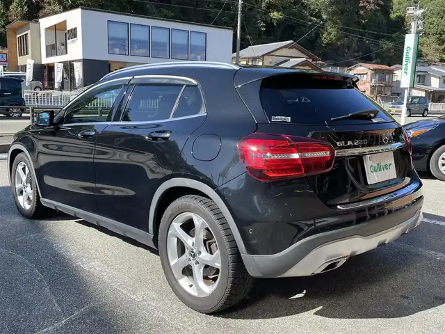 メルセデス・ベンツ ＧＬＡ２２０ 4マチック 岡山県 2018(平30)年 5.9万km コスモスブラック 4WD/純正ナビ/(CD/DVD/Bluetooth/TV)/シートヒーター/バックカメラ/ドライブレコーダー/レザーシート/シートヒーター/ルーフレール/Rクルーズコントロール/純正アルミホイール/純正フロアマット/スマートキー/ドアバイザー/ウィンカーミラー/オートライト/フォグライト/保証書/スペアキー