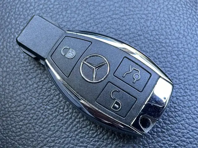 メルセデス・ベンツ ＧＬＡ２２０ 4マチック 岡山県 2018(平30)年 5.9万km コスモスブラック 4WD/純正ナビ/(CD/DVD/Bluetooth/TV)/シートヒーター/バックカメラ/ドライブレコーダー/レザーシート/シートヒーター/ルーフレール/Rクルーズコントロール/純正アルミホイール/純正フロアマット/スマートキー/ドアバイザー/ウィンカーミラー/オートライト/フォグライト/保証書/スペアキー