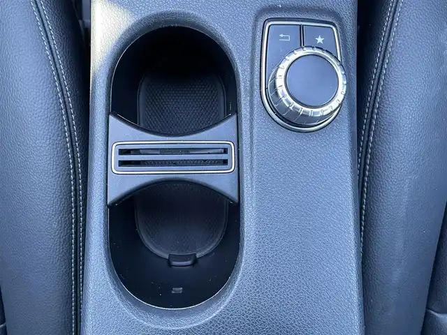 メルセデス・ベンツ ＧＬＡ２２０ 4マチック 岡山県 2018(平30)年 5.9万km コスモスブラック 4WD/純正ナビ/(CD/DVD/Bluetooth/TV)/シートヒーター/バックカメラ/ドライブレコーダー/レザーシート/シートヒーター/ルーフレール/Rクルーズコントロール/純正アルミホイール/純正フロアマット/スマートキー/ドアバイザー/ウィンカーミラー/オートライト/フォグライト/保証書/スペアキー