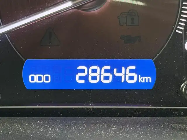 トヨタ エスクァイア Gi 大阪府 2019(令1)年 2.9万km ホワイトパールクリスタルシャイン 黒革シート 純正9incナビTV バックカメラ 純正12.1incフリップダウンモニター シートヒーター クルーズコントロール 衝突軽減B レーンアシスト オートハイビーム 両側パワースライドドア 前後ドライブレコーダー