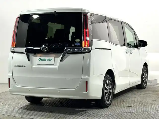 トヨタ エスクァイア Gi 大阪府 2019(令1)年 2.9万km ホワイトパールクリスタルシャイン 黒革シート 純正9incナビTV バックカメラ 純正12.1incフリップダウンモニター シートヒーター クルーズコントロール 衝突軽減B レーンアシスト オートハイビーム 両側パワースライドドア 前後ドライブレコーダー