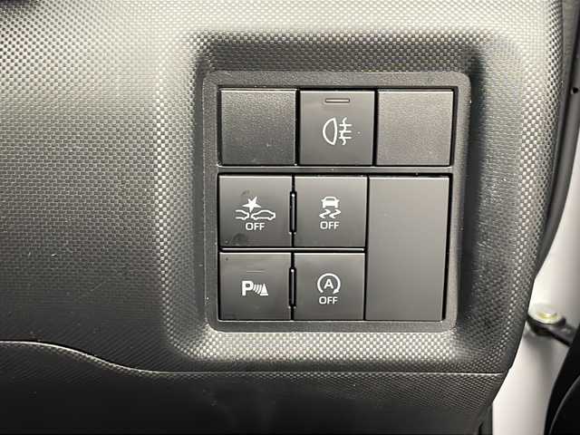 トヨタ ライズ Z 沖縄県 2021(令3)年 4.4万km シャイニングホワイトパール 純正ナビ(NSZT-Y68T)/(フルセグＴＶ　Ｂｌｕｅｔｏｏｔｈ　ＣＤ　ＤＶＤ　ＡＭ　ＦＭ)　/バックカメラ　/ＥＴＣ　/ドライブレコーダー　/クルーズコントロール　/ステアリングスイッチ　/アイドリングストップ/シートヒーター　/スマートキー　/スペアキー/オートライト/ＬＥＤヘッドライト/純正17インチアルミホイール/電動格納ウインカーミラー/純正フロアマット/ドアバイザー